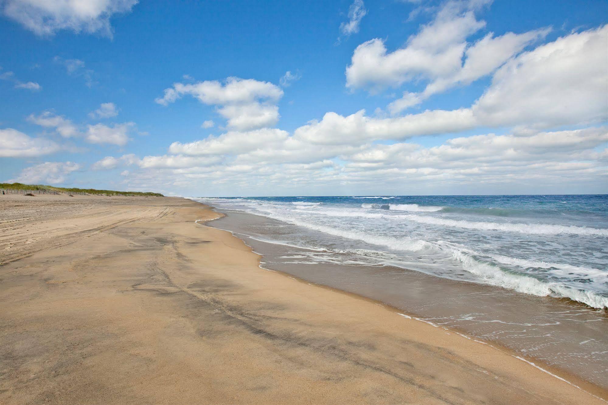 Days Inn By Wyndham Kill Devil Hills Oceanfront - Wilbur Exterior foto