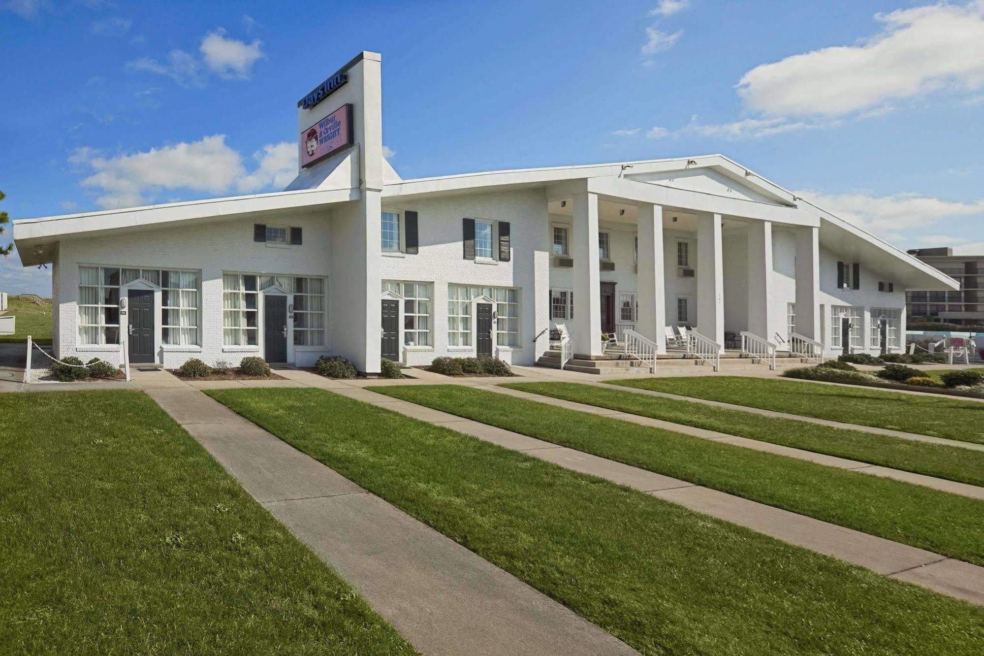 Days Inn By Wyndham Kill Devil Hills Oceanfront - Wilbur Exterior foto